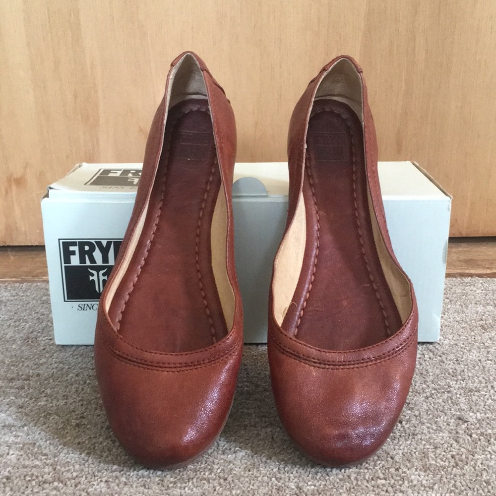 Frye Carson Ballet Flat leather shoe, size 7.5